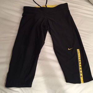 Nike livestrong Capri workout pants