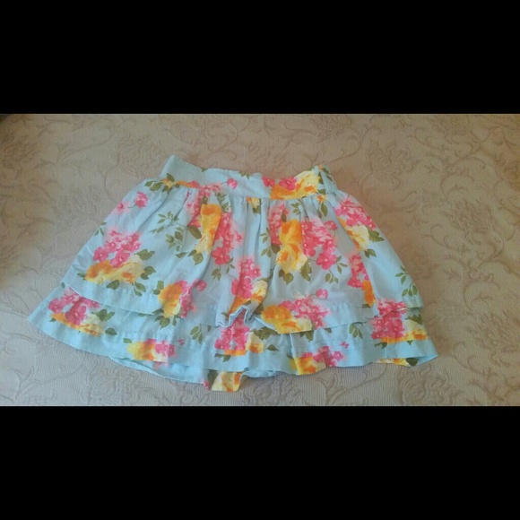 A&F Bright Floral Skirt! 🌹🌼