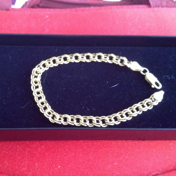 Gold bracelet
