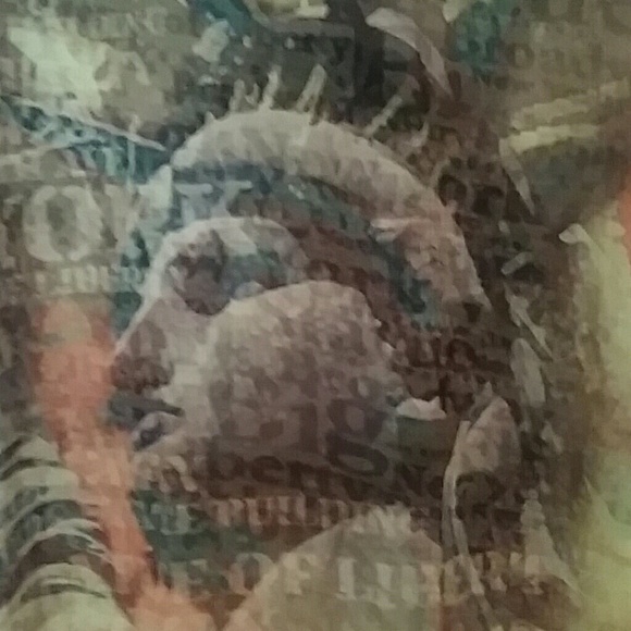 Brand new, never been worn shirt from New York - Picture 2 of 4