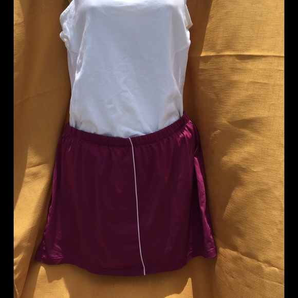 Wilson athletic Skort size medium - Picture 2 of 4