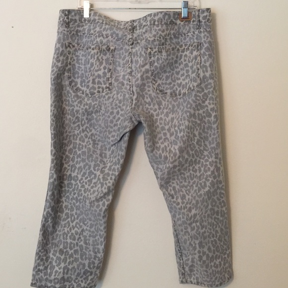 Jordache Leopard Skinny Crop Denim - Picture 2 of 4