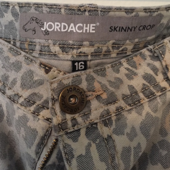 Jordache Leopard Skinny Crop Denim - Picture 3 of 4