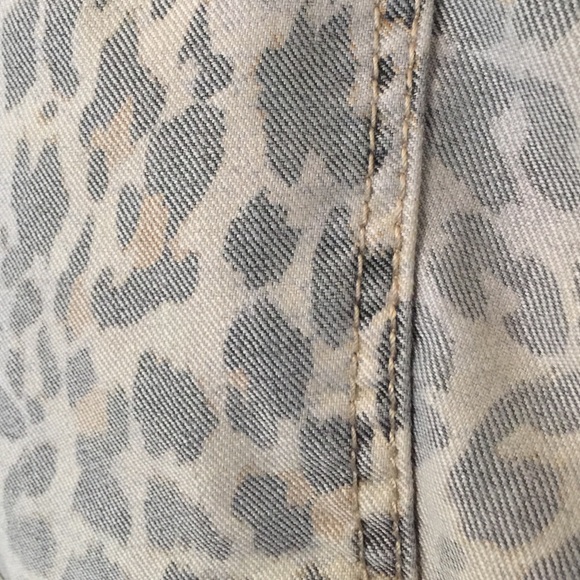 Jordache Leopard Skinny Crop Denim - Picture 4 of 4