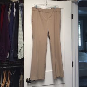 🎉SALE🎉Beautifully tailored tan slacks.