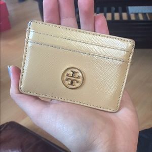 Tory brunch card holder - camel in saffiano