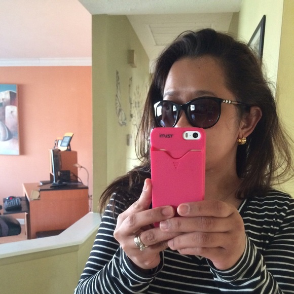 Authentic Burberry Sunglasses - Picture 4 of 4