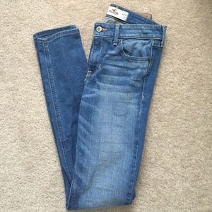 Hollister High-Waisted Skinny Jeans