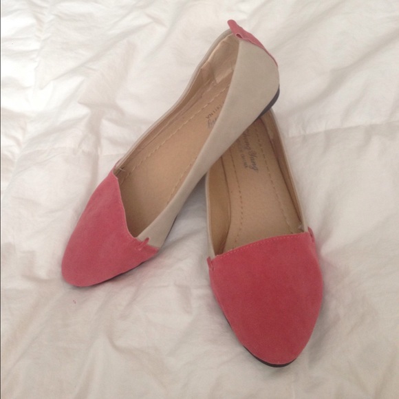 Welcome To My Closet! - Picture 2 of 4