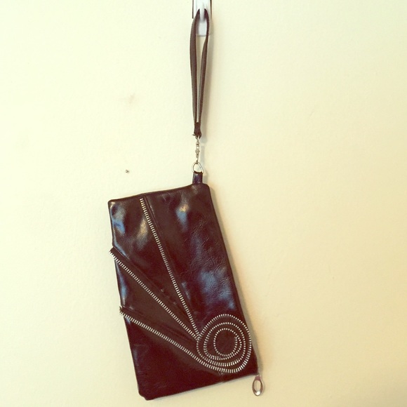 Black clutch with zipper design - Picture 1 of 2