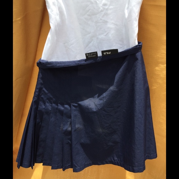 Fila athletic skirt size medium - Picture 4 of 4