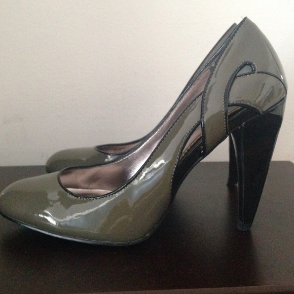 Nicole Miller pumps