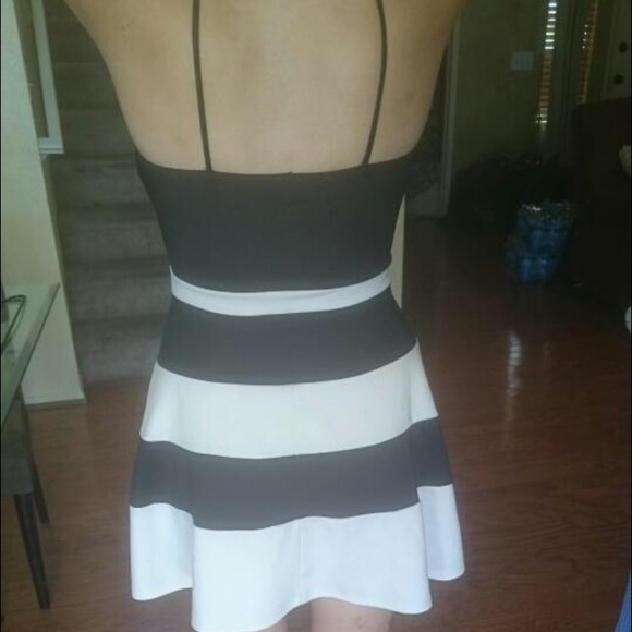 Scuba dress - Picture 3 of 3