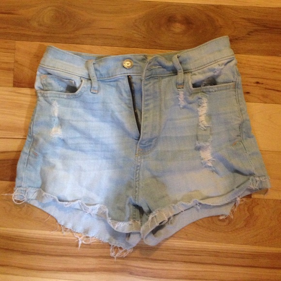 Distressed Natural Waisted Shorts