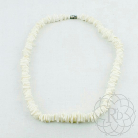 Jewelry - Vintage Puka Shell Necklace