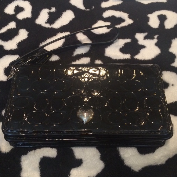 🚫 SOLD 🚫 Coach Liquid Gloss Wallet Wristlet