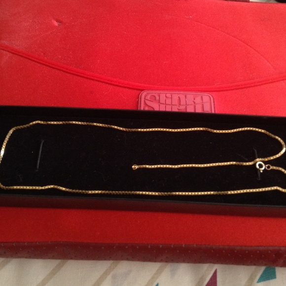 A gold beautiful necklace