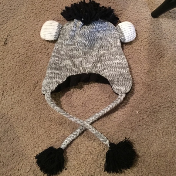 Monkey hat. - Picture 2 of 2