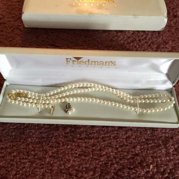 Real pearl necklace, bracelet,earrings freidmans