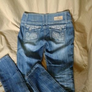 ALMOST FAMOUS SKINNY JEANS