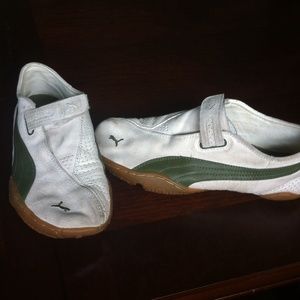 Puma tennis shoes