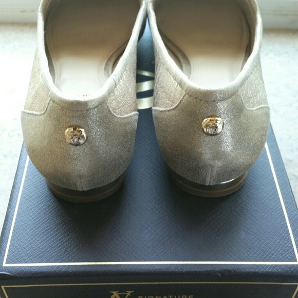 (SOLD) HP | Shimmer Stripe Leather Loafers - Picture 3 of 4