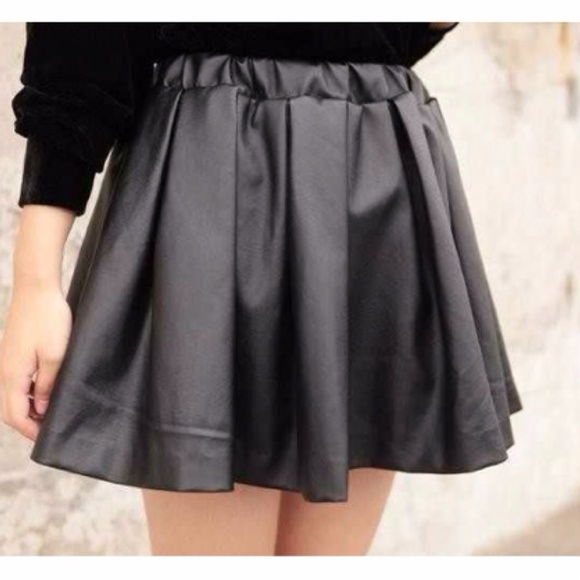 Black Faux leather skirt! ◼️⬛️◾️▪️