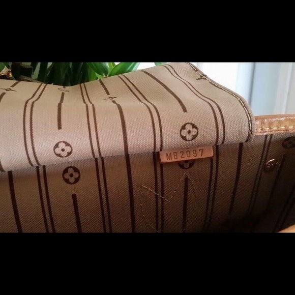 🎀SOLD🎀💯% Authentic Louis Vuitton Monogram - Picture 3 of 4