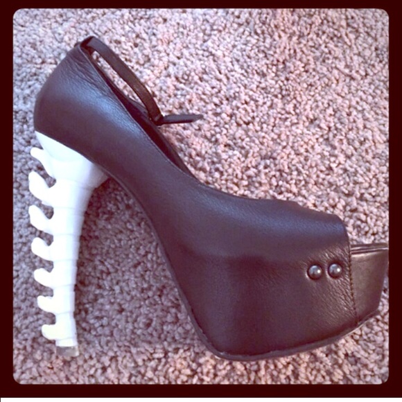 BNWOT Vertebrae Heels