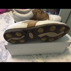 Ladies golf shoes