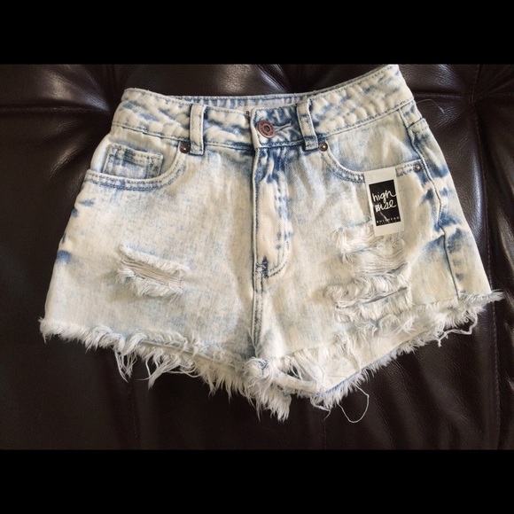 Bullhead high waisted shorts