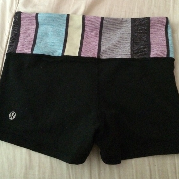 Reversible Black lululemon spandex w colorful band - Picture 2 of 3