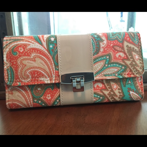 NWOT🎀paisley wallet🎀