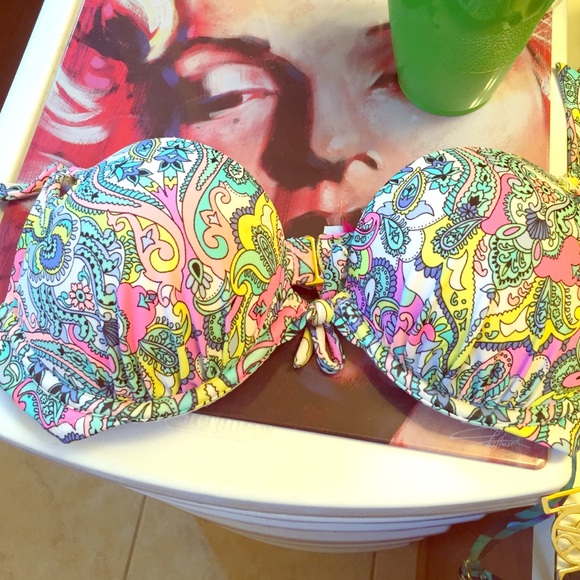 Bombshell bathing suit top  vs