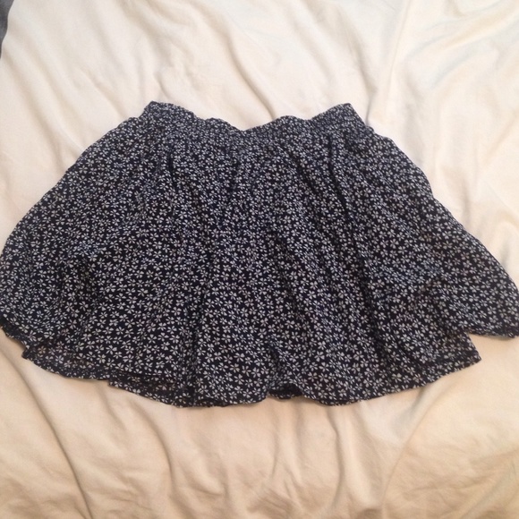 Brandy Melville skirt