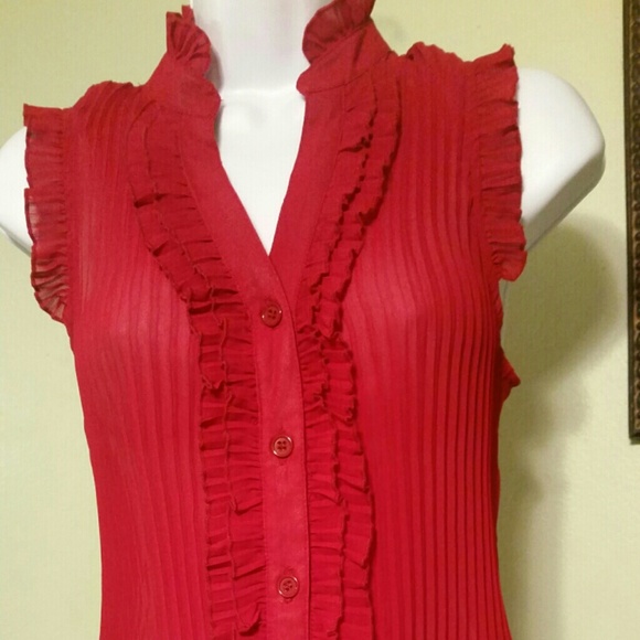 Red ° ruffled ° top - Picture 2 of 3