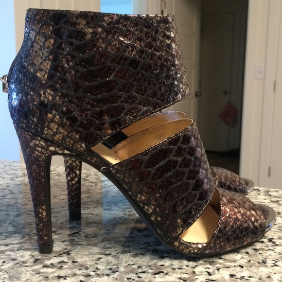 Jessica Simpson "Elsbeth" silver/bronze heels