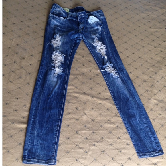 Brand: Machine Denim ripped Size:11