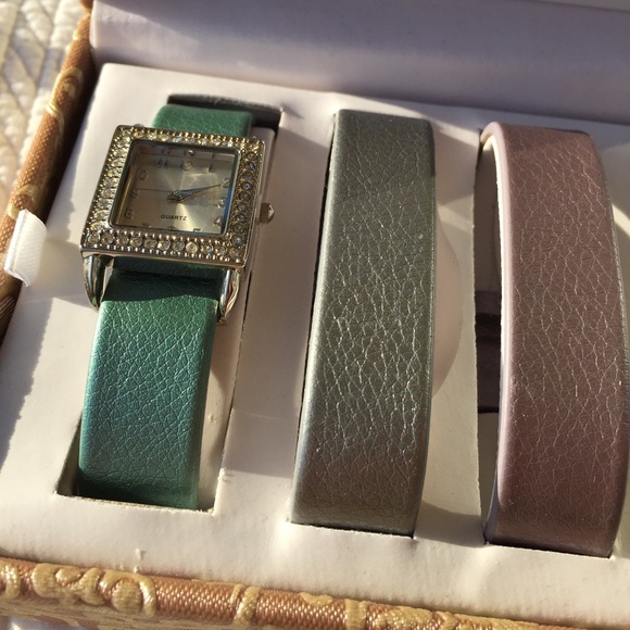 Interchangeable Square Crystal Watch - Picture 3 of 3