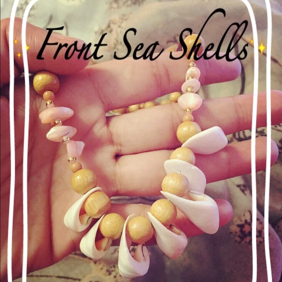 Ethnic ✨Wooden and seashells necklace - stunning✨
