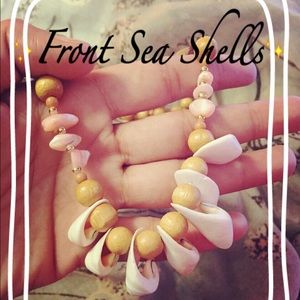 Ethnic ✨Wooden and seashells necklace - stunning✨