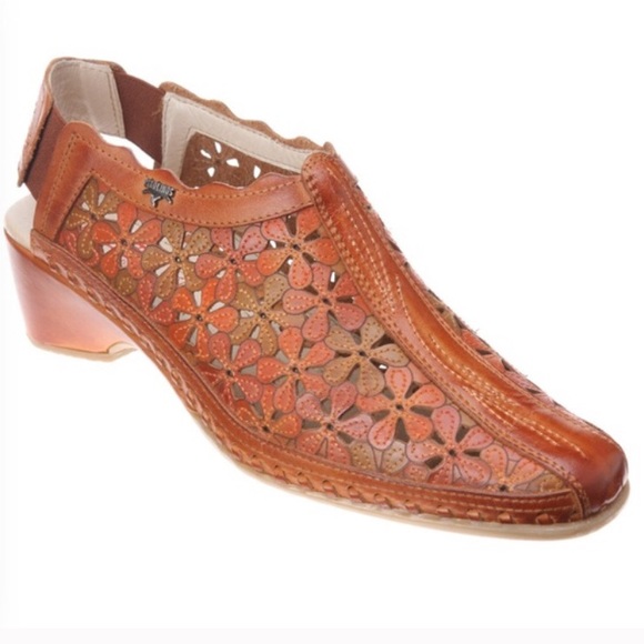 Pikolinos clogs