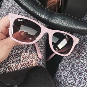 Pink Ray-ban  wayfarer sunglasses
