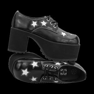 T.U.K. Nosebleed Star Platform Boots Size 8