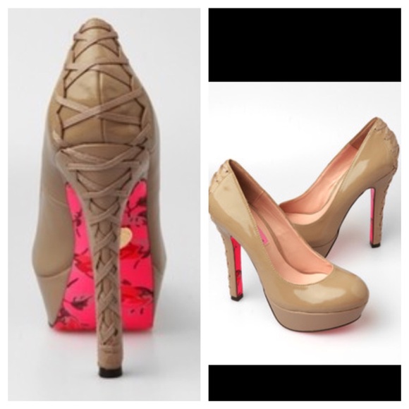 Steve Madden Shoes - Betsey Johnson beige dita corset pump size 8