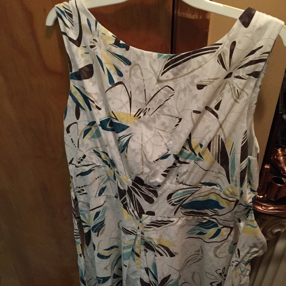 Floral tea length dress - Picture 2 of 4