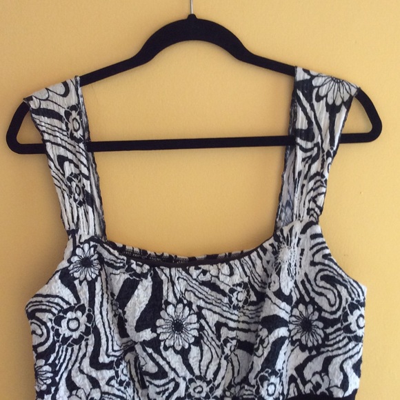 Top - Picture 2 of 4