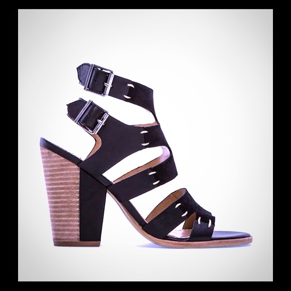 *SOLD*✨HP! Dolce Vita Poppi sandals
