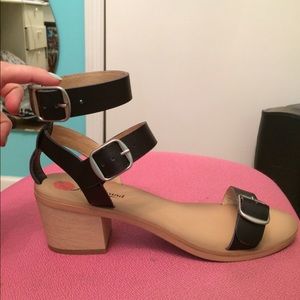 Lucky Brand black sandals