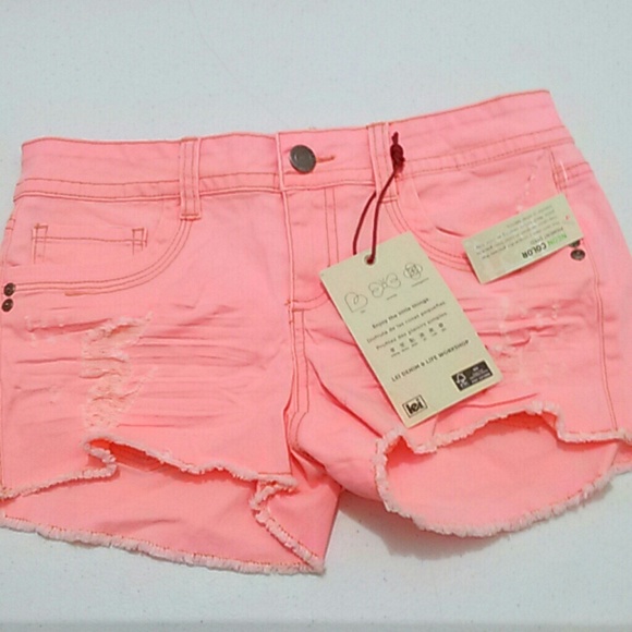 Shorts - Picture 2 of 3